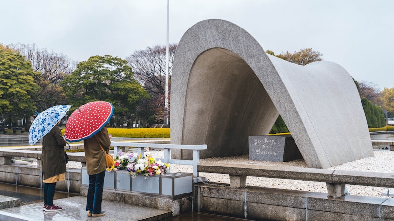 お盆と彼岸の違いをやさしく解説|時期・意味・供養の仕方を主婦目線でわかりやすく紹介